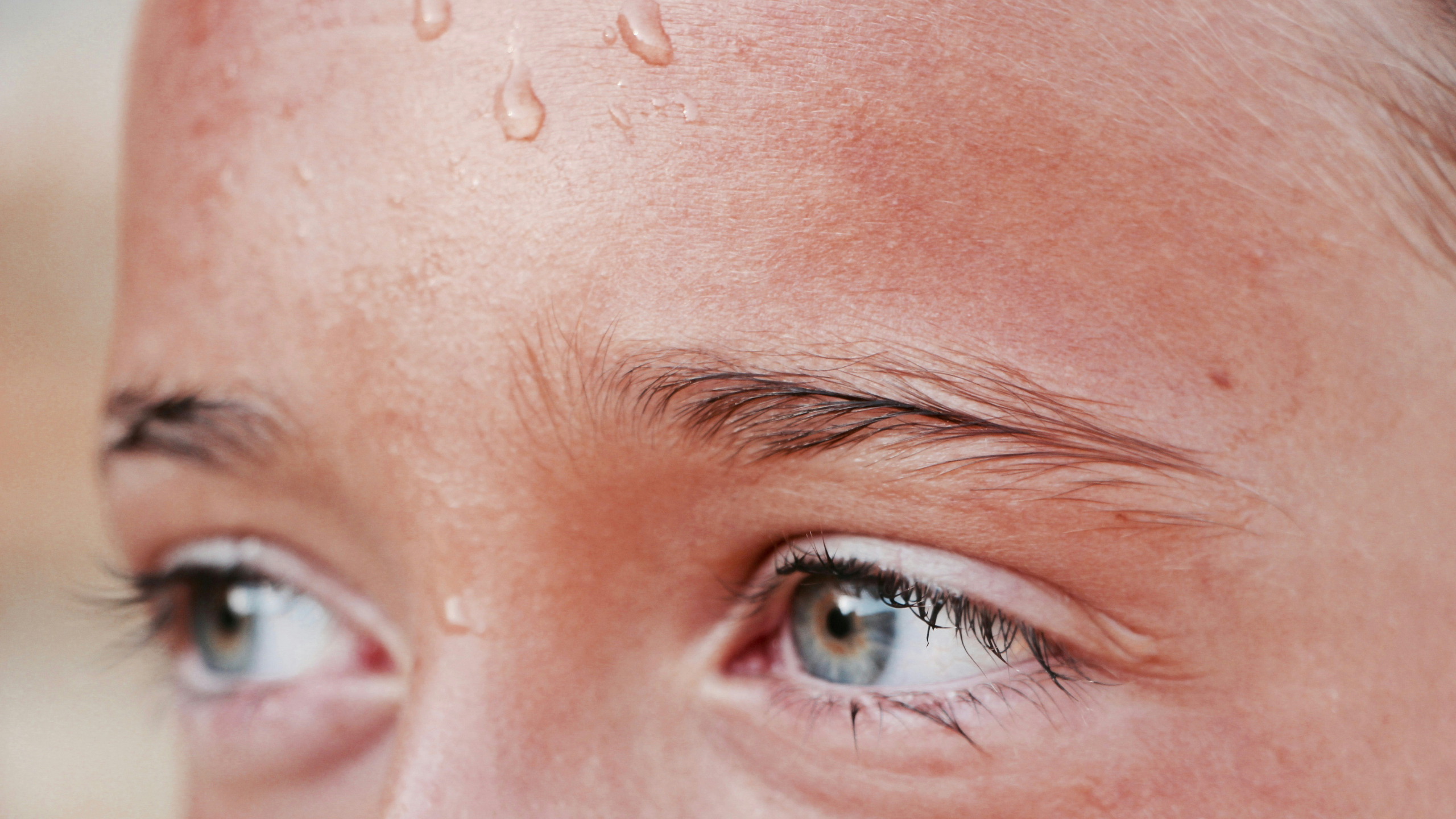 Best Hydration Strategies to Combat Humidity and Heat: Top Tips for Glowing Skin